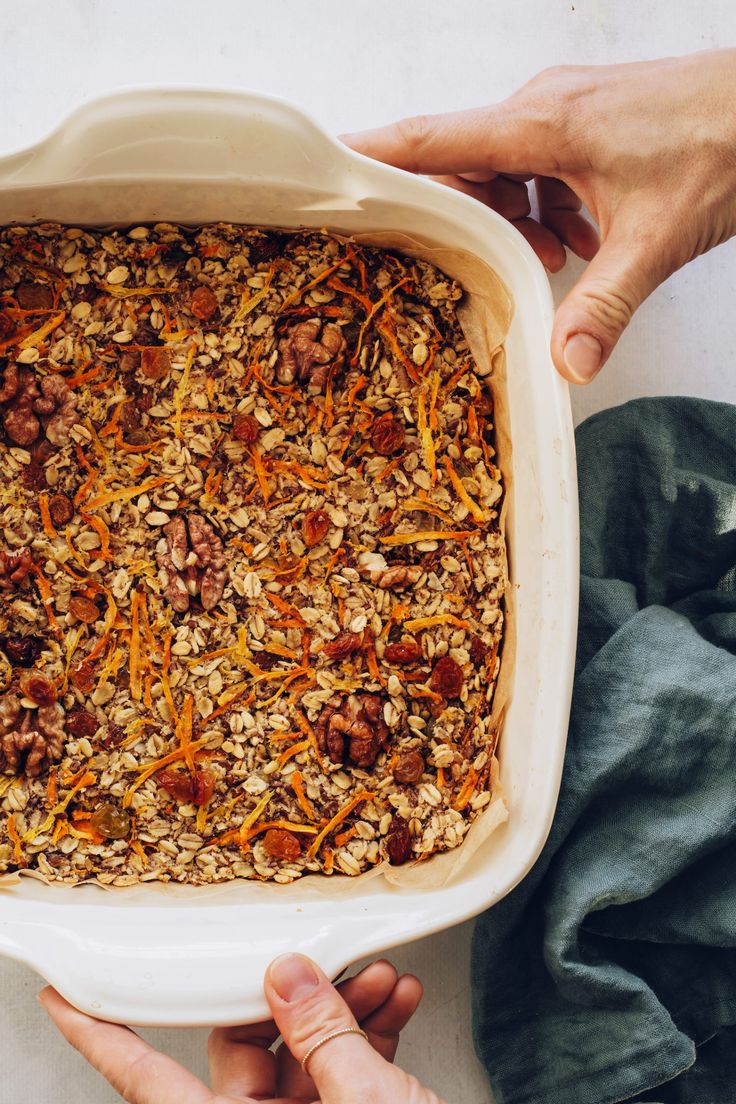 Simple 1-Bowl Carrot Cake Baked Oatmeal: Perfect for Meal Prep